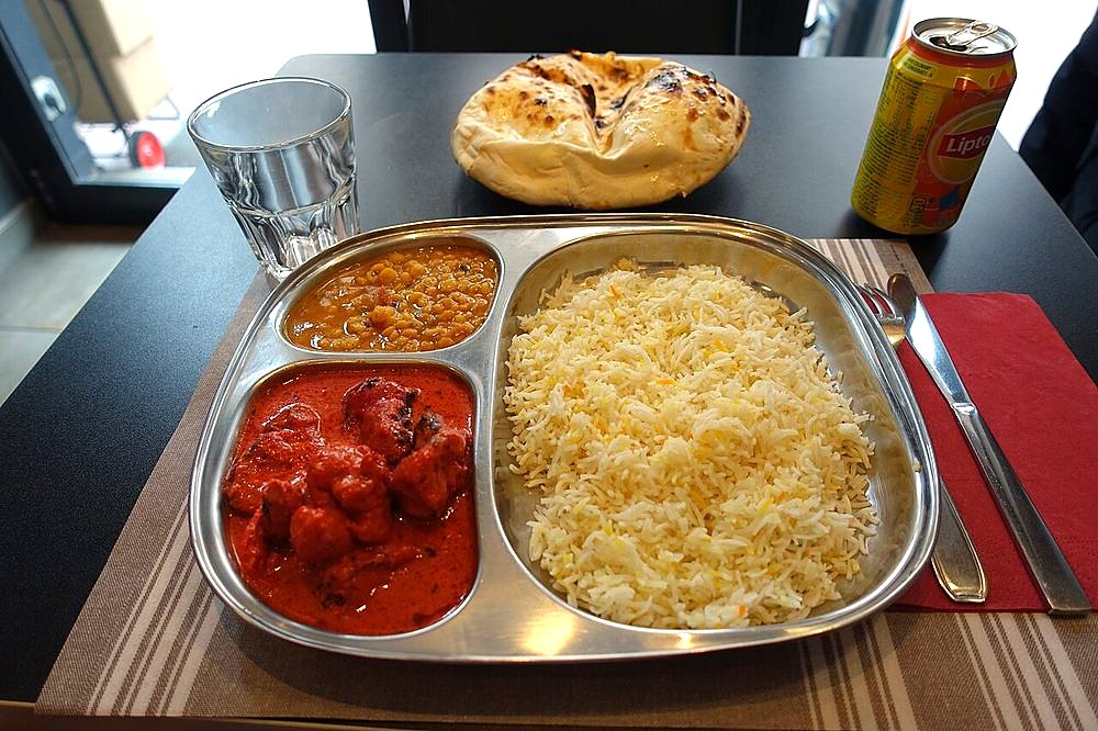 Dak Bungalow Curry